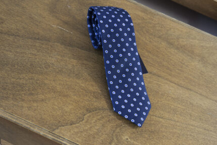 Cravatta a pois fondo blu mod. 104