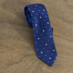 Cravatta a pois fondo blu mod. 105