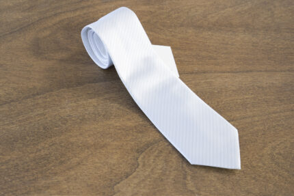 Cravatta a righe fondo bianco mod. 267