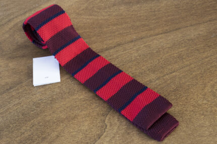Cravatta in maglina a righe fondo rosso mod. 306