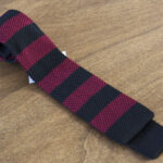 Cravatta in maglina a righe fondo nero/bordeaux mod. 309